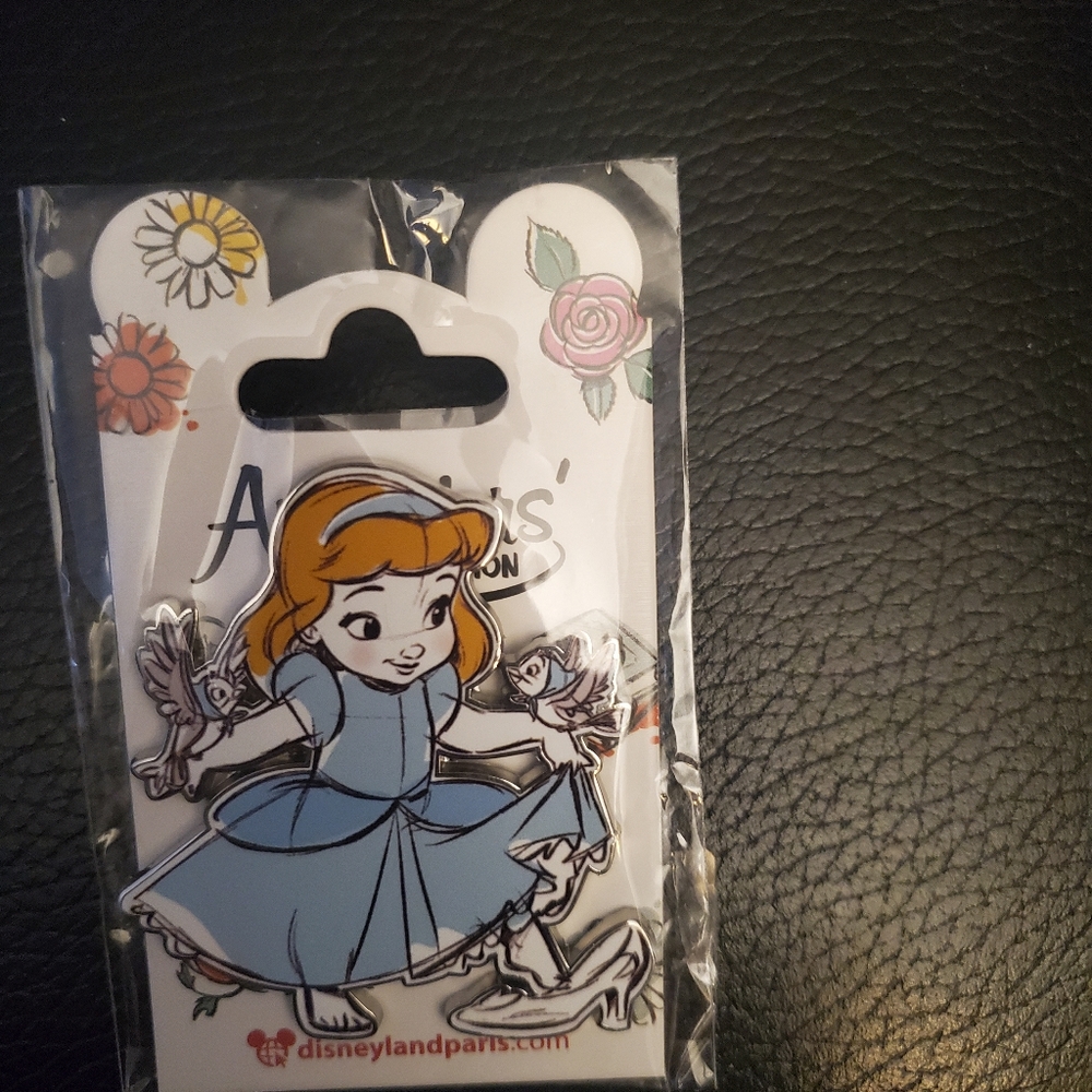 Disneyland Paris Animators Collection pin Cinderella